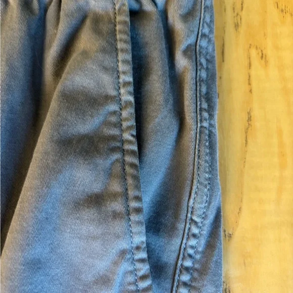 GAP Gray Cargo Relaxed Fit Joggers - Picture 7 of 11